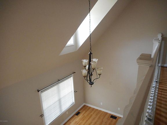 5th image of 142 Walnut Ln