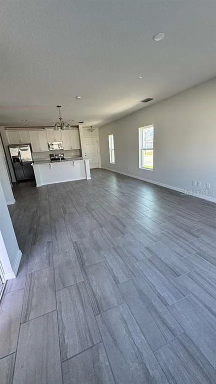 4 bed, 2.5 bath, 1918 sqft, $2,700 — Photo 3