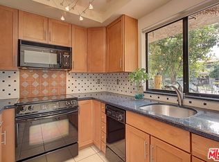 327 S Calle Jasmin, Palm Springs, CA 92262