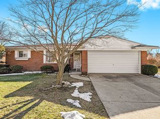 35070 Grove Ct, Livonia, MI 48154