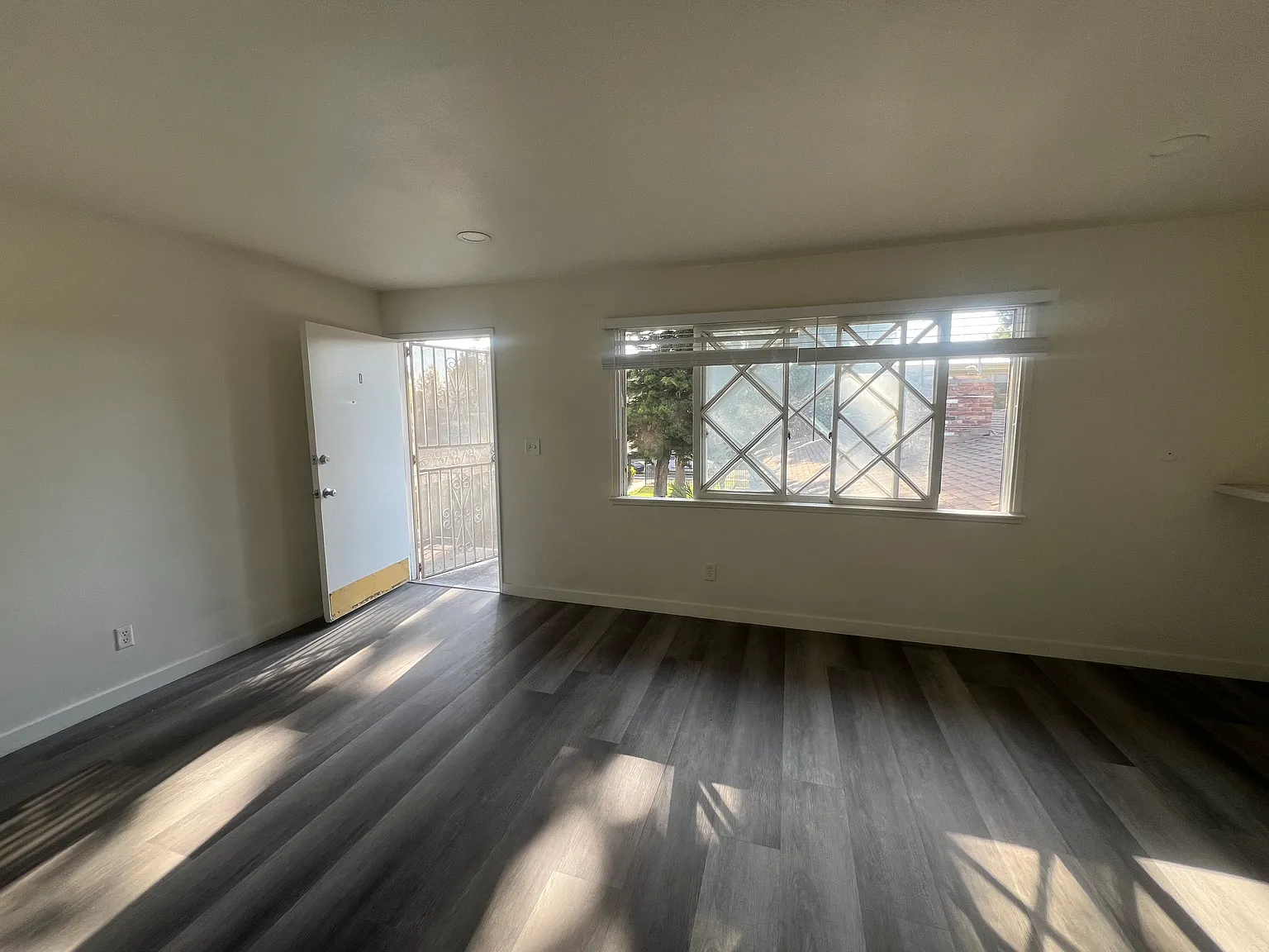 4 bed, $3,600 — Photo 4