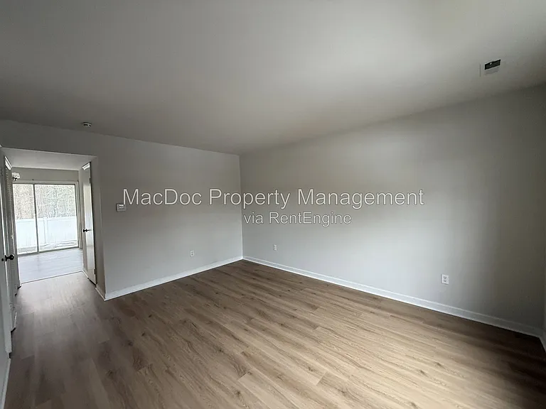 5230 Kings Wood Ln — Photo 2