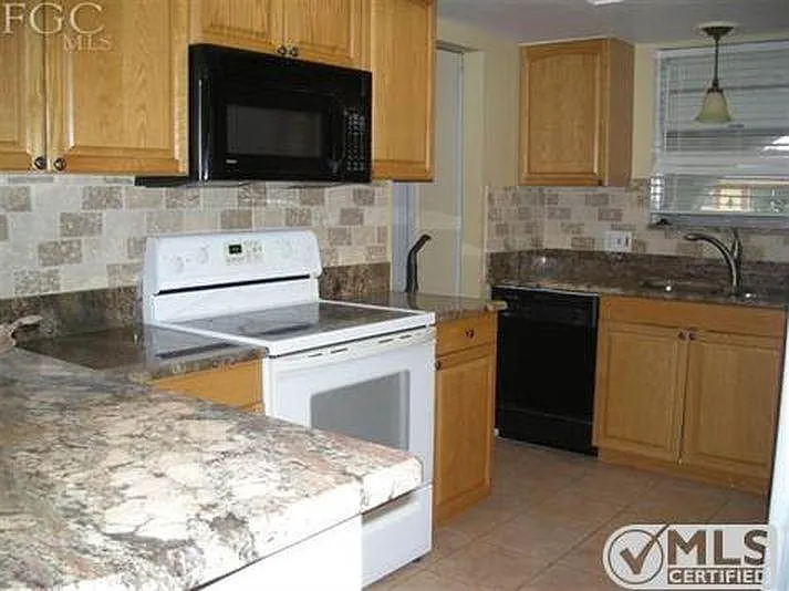 1418 SE 44th St — Photo 5