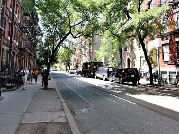 2nd image of 353 W 47th St #5