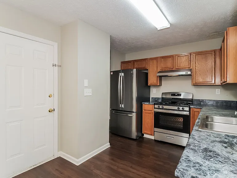 2320 Kissing Tree Ln SE — Photo 8