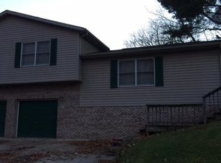 607 Pine Ln, Ellettsville, IN