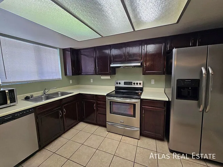 4540 W Maryland Ave — Photo 1