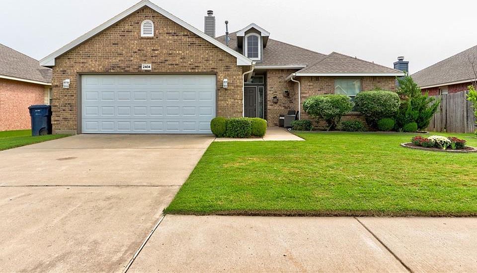 1st image of 2404 Vintage Park Ln