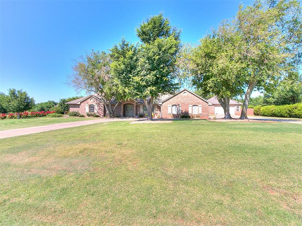 1st image of 15533 Valley Dr