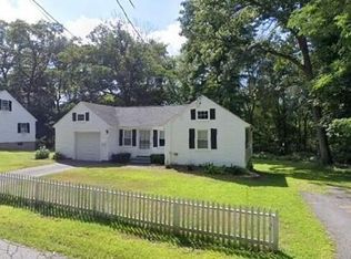 16 Sunset Rd, Bedford, MA 01730