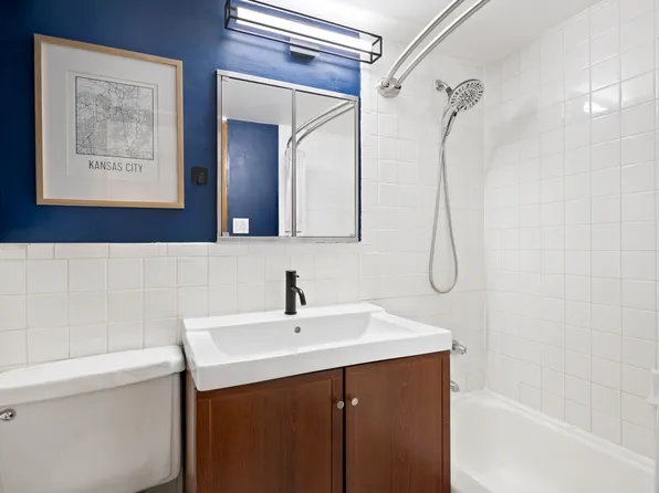 160 East 26th Street image 4 of 4