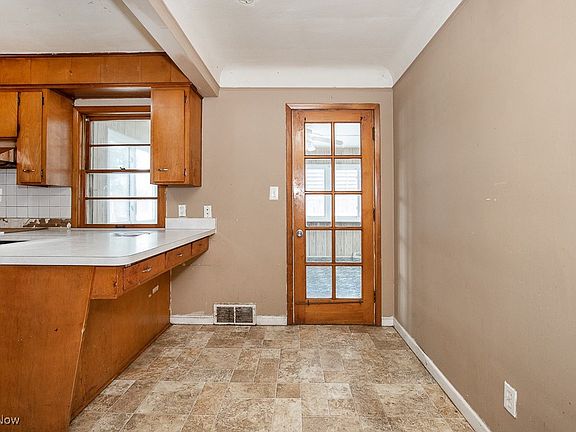 4th image of 1720 E 230th St