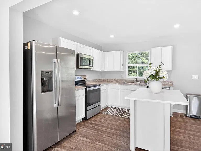 6364 Pebblebrook Dr — Photo 14