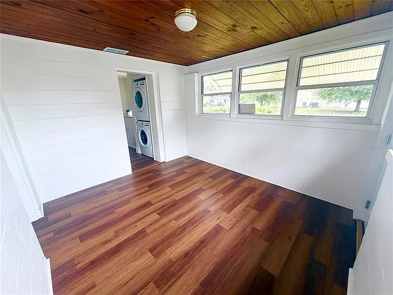 1502 W Grace St — Photo 8