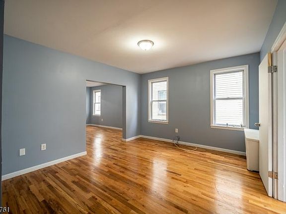 2nd image of 423 Beardsley Ave Floor 11