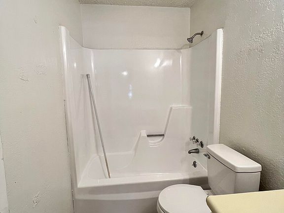 5th image of 415 S Florence Ave #4