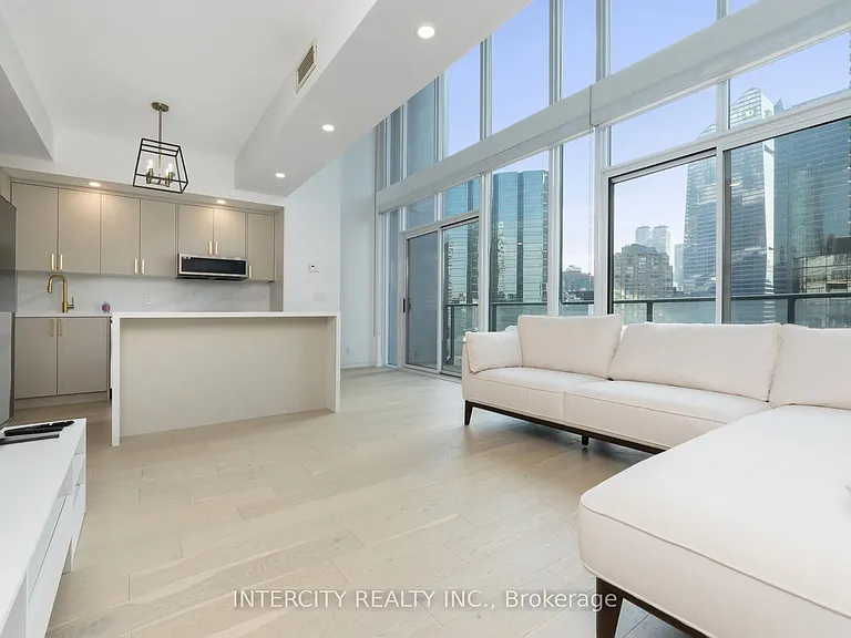 21 Nelson St #LPH32 — Photo 15