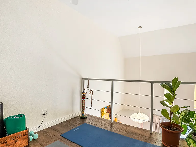 4660 Coldwater Canyon Ave #16 — Photo 9