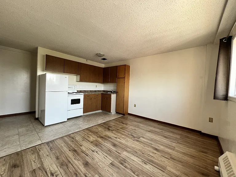 2249 Cornwall St — Photo 23