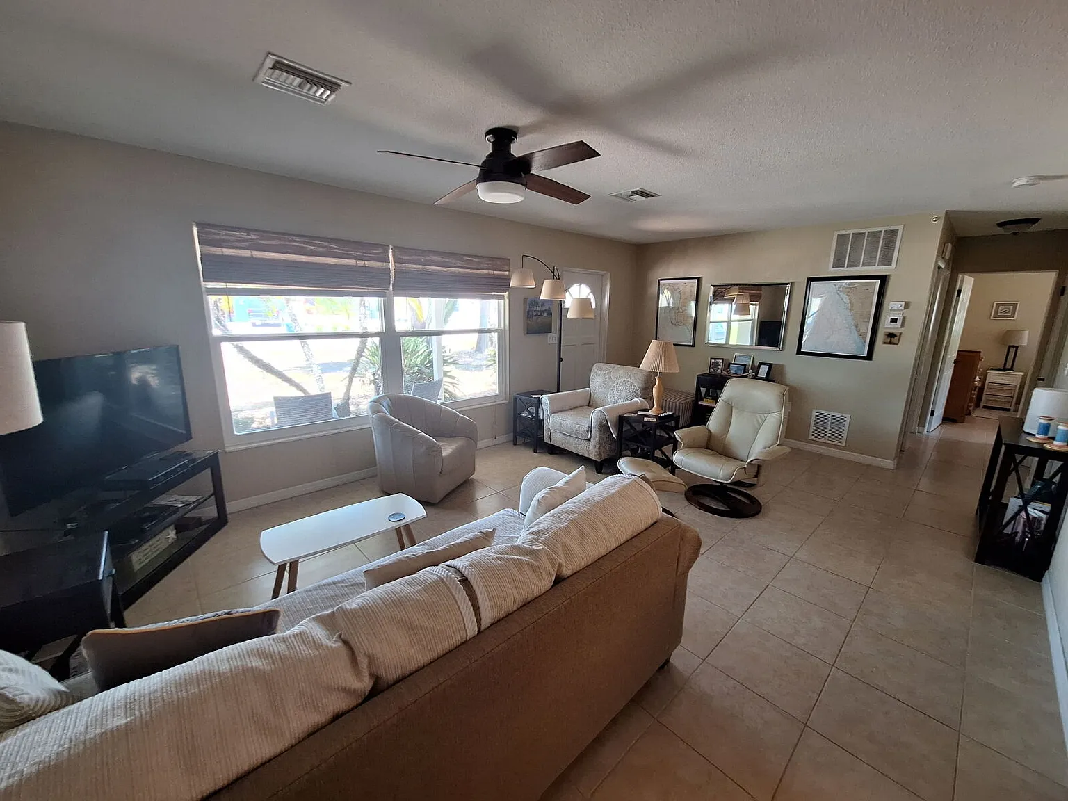 3 bed, 2.0 bath, 1284 sqft, $3,200 — Photo 2