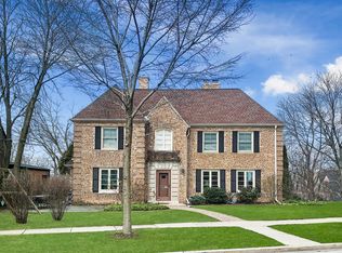 5635 N Shore Dr, Whitefish Bay, WI 53217