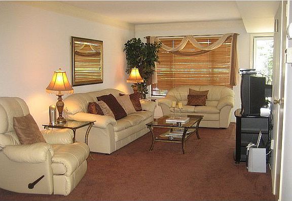 2nd image of 523 Buel Ave