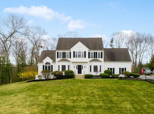 23 Larkin Ln, Hopedale, MA 01747