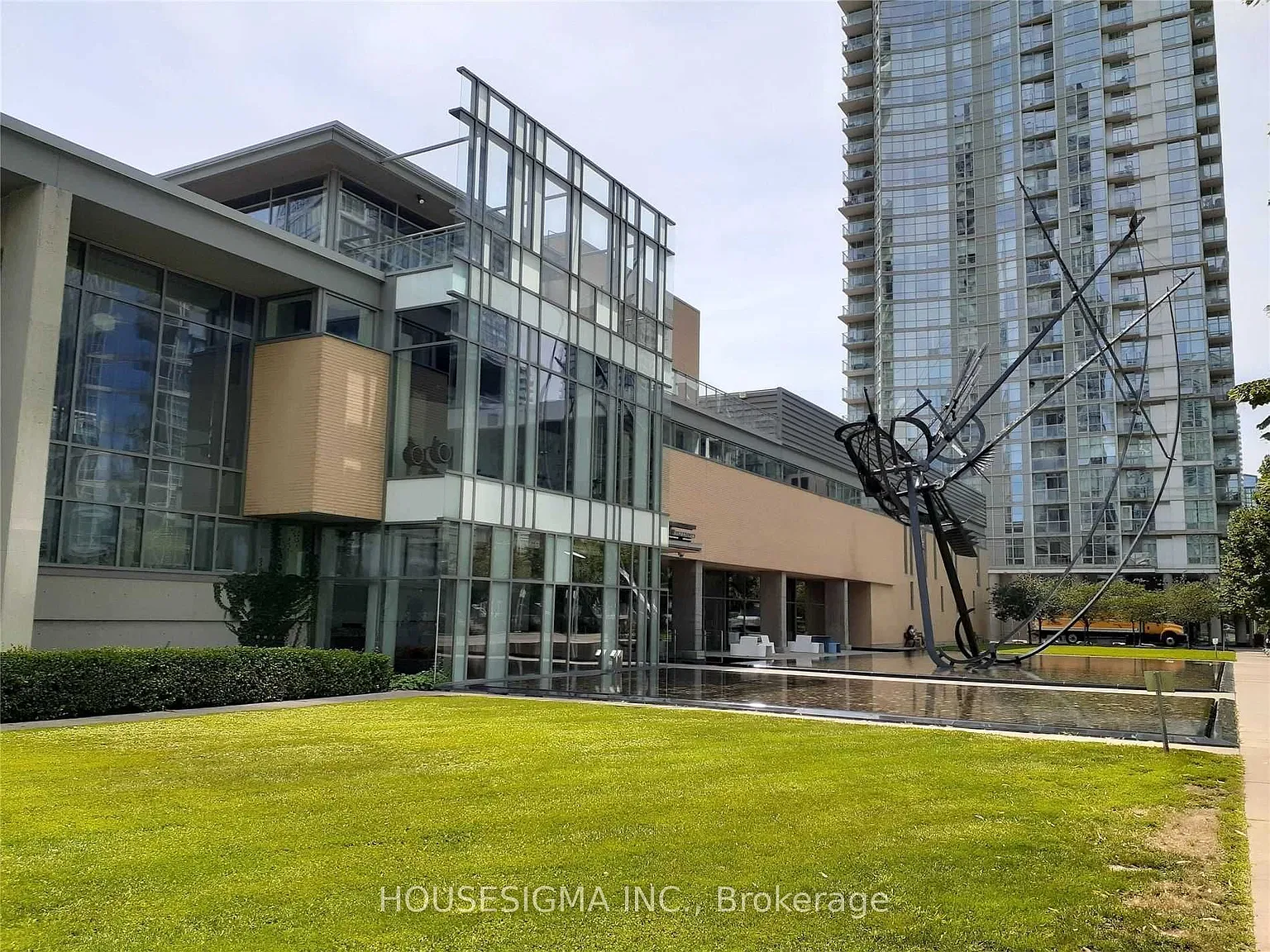 2 bed, $2,700 — Photo 1