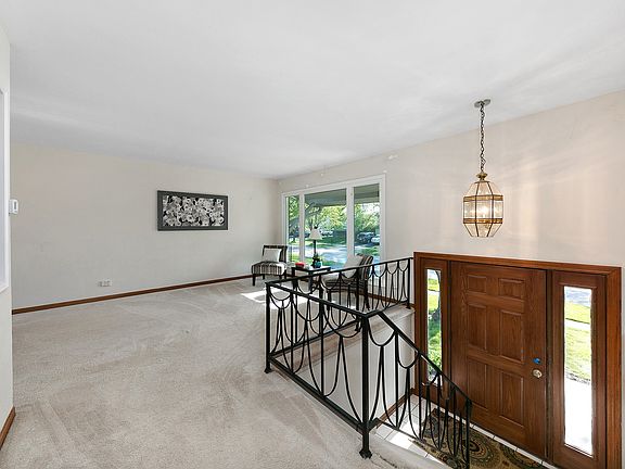 5th image of 8031 Leawood Ln
