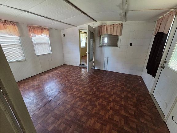 5th image of 4534 Seaberg Rd