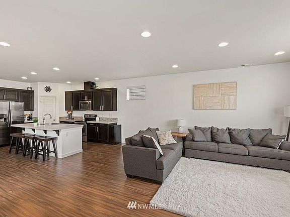 4th image of 11505 174th St E