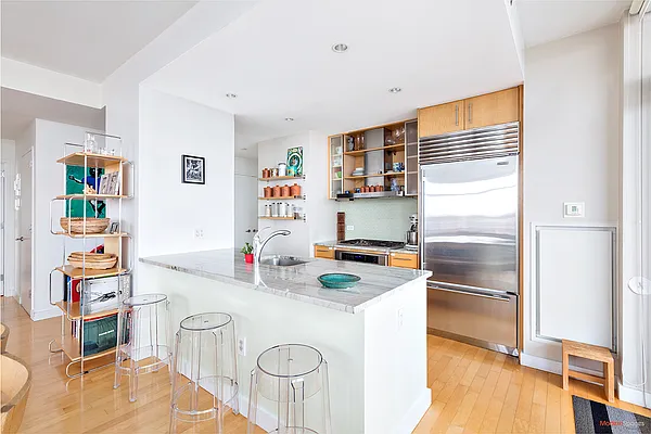 Sold by Modern Spaces | media 2