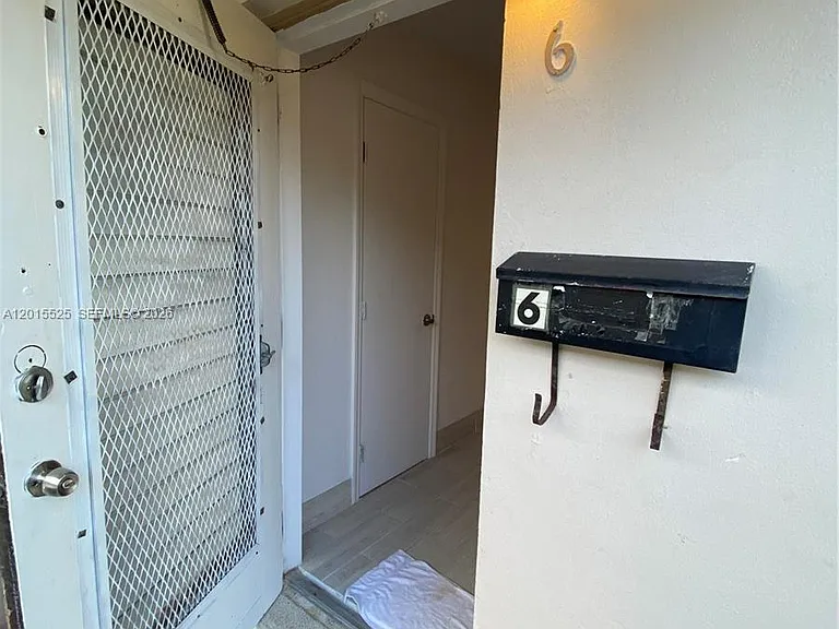 1723 Liberty St #6 — Photo 9