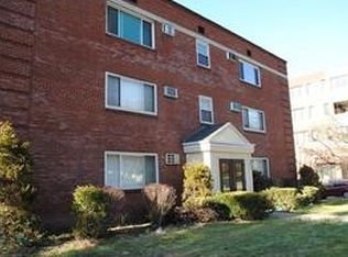 5237 5th Ave APT B1, Pittsburgh, PA 15232