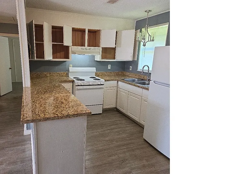 671 E Olive Rd #5 — Photo 6