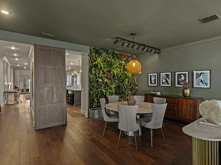 2115 W Watrous Ave — Photo 15