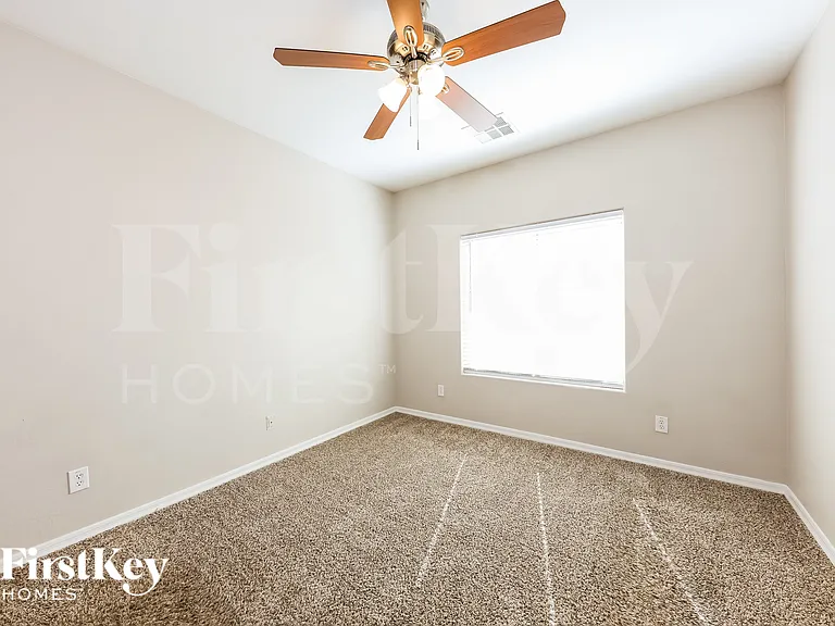 15608 N 172nd Ln — Photo 13