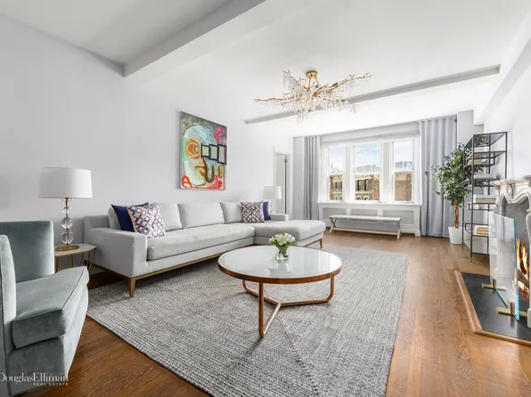 45 Christopher Street image 1 of 11