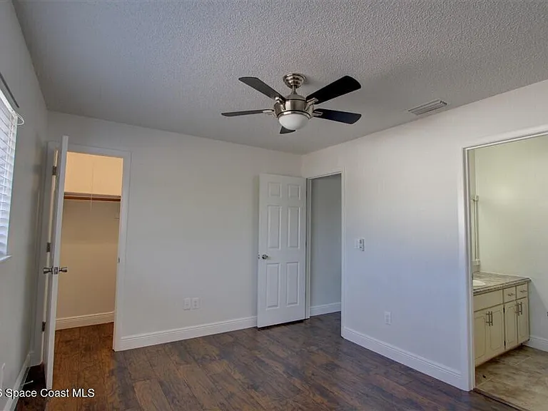 283 E Towne Pl — Photo 23