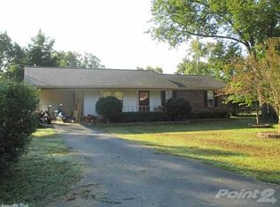 136 Green Willow Ln, Searcy, AR 72143