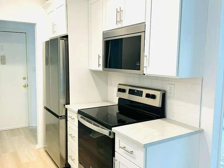 175 Amberly Dr #A — Photo 2
