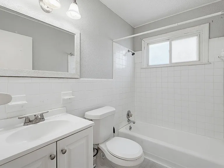 14921 Myola Ave — Photo 13