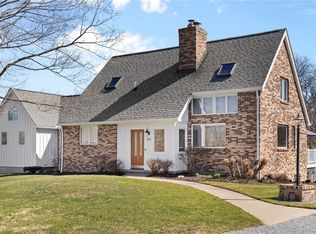 1367 Brace Rd, Victor, NY 14564