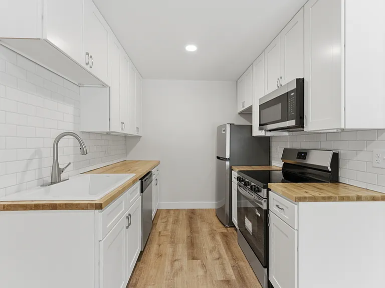 131 Overbrook Dr #10 — Photo 1