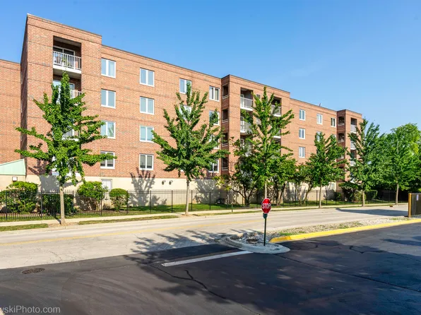 6211 Lincoln Ave Unit 402, Morton Grove, IL 60053