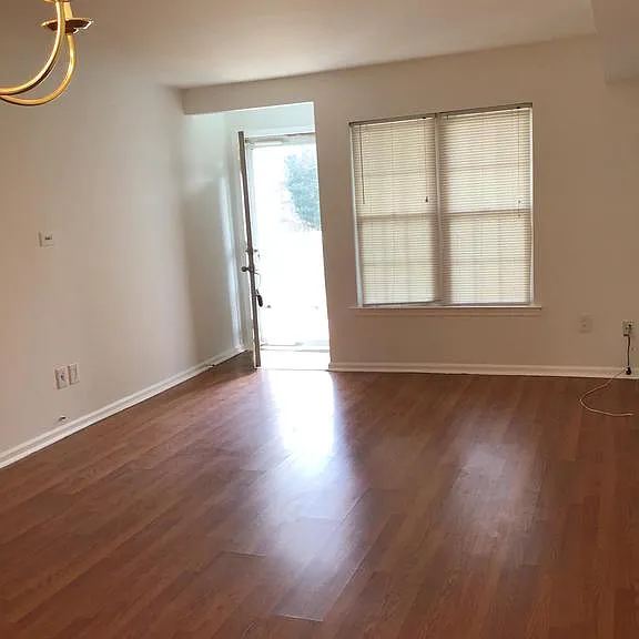 45011 Bennett Pl #5 — Photo 5
