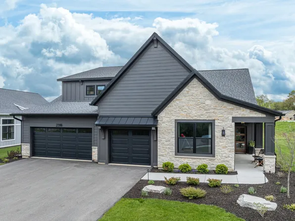 2318 Ada Valley Dr, Grand Rapids, MI 49525