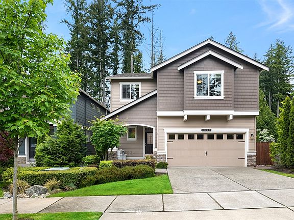 2015 DR Horton Resale! Better than new. Covered front porch and 2 car-garage. Private lot.