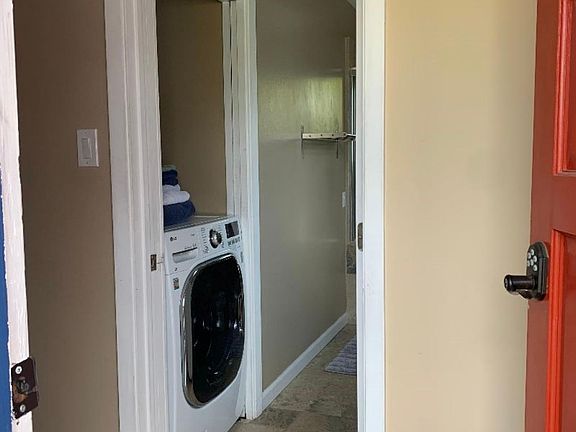 5th image of 418 Williams Pl Unit A