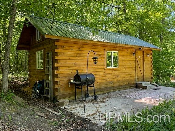 2nd image of 6629 Spruce Dr